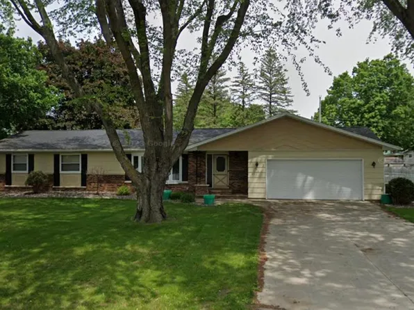 203 E Legion St, Bonduel, WI 54107