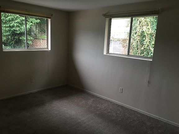 5th image of 209 Elmer Ave