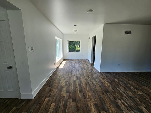 5th image of 511 E Pike St
