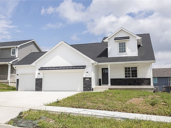 2nd image of 3055 Worchester Dr
