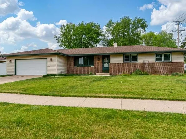 1913 Black Bridge Rd, Janesville, WI 53545