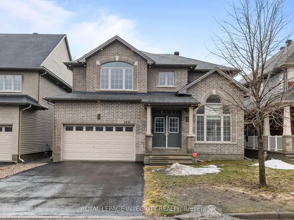 789 Fiddlehead St, Ottawa, ON K1T 0N2