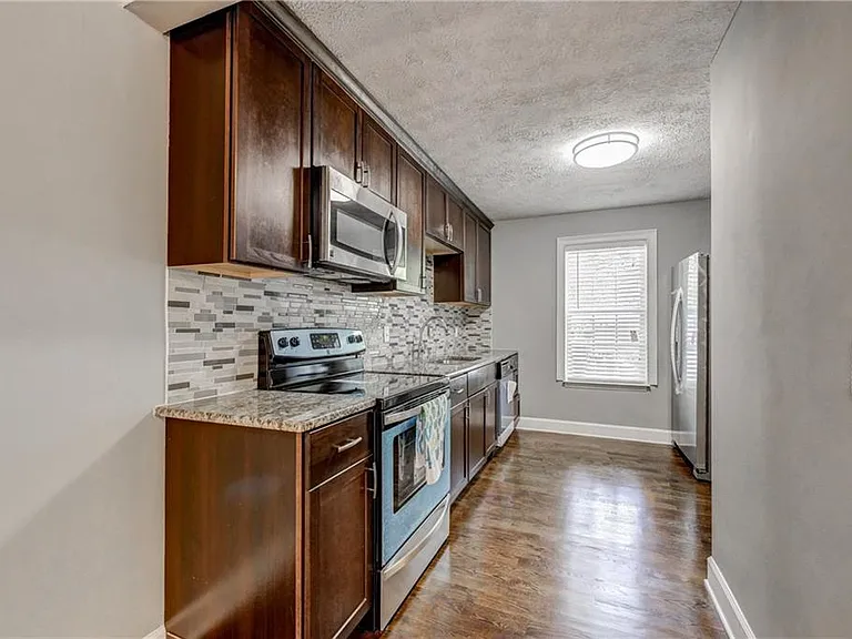 3360 Spring Harbor Dr — Photo 5