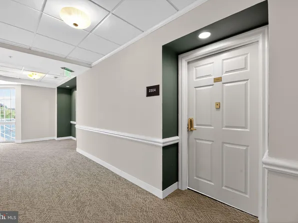 2304 Windrow Dr, Princeton, NJ 08540