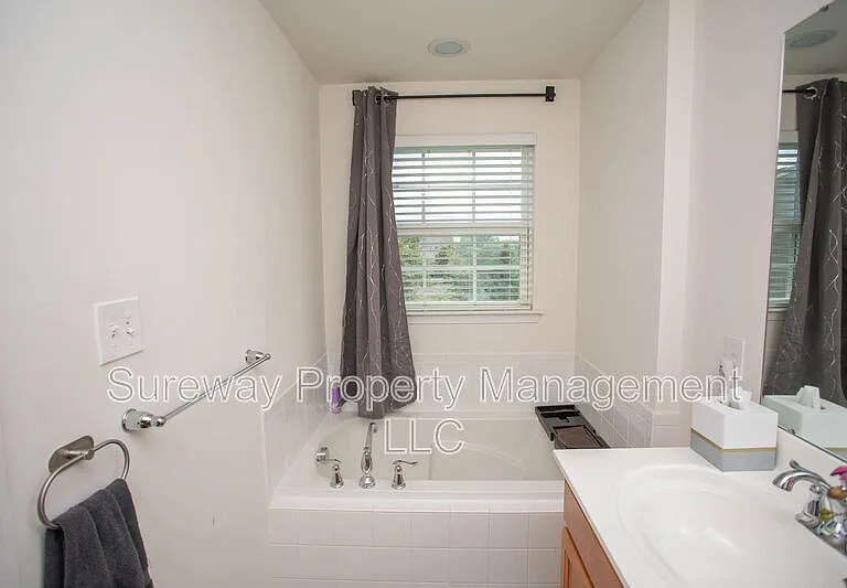 172 Fela Dr — Photo 24