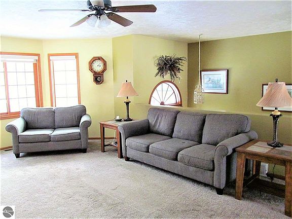 3rd image of 2303 Black Forest Ln