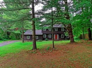 10 Highfield Ln, Albany, NY 12208