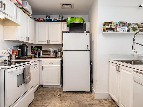 3rd image of 1200 West Ave #Bs3