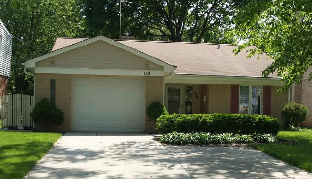 139 Elm St photo 1