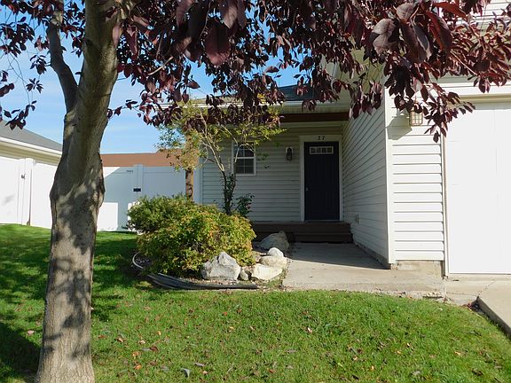 4th image of 27 Stratford Dr