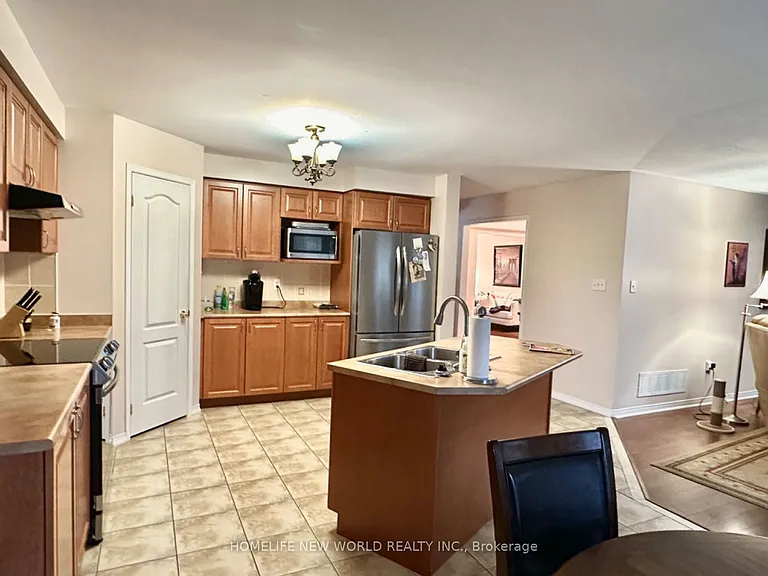1354 Coldstream Dr — Photo 7