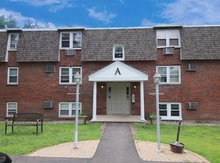 870 Haverhill St APT 2A, Rowley, MA 01969