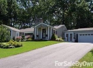 925 S Branch Pkwy, Springfield, MA 01118