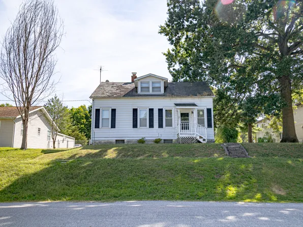 205 N Market St, New Athens, IL 62264