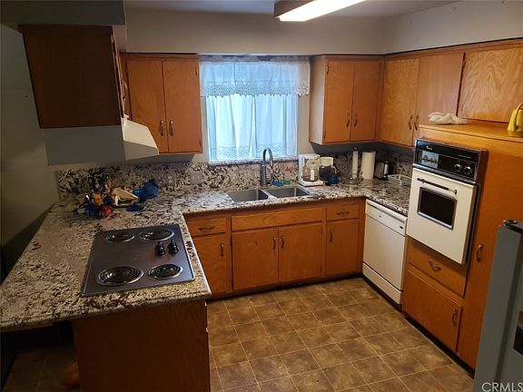 3rd image of 878 Carol Ave