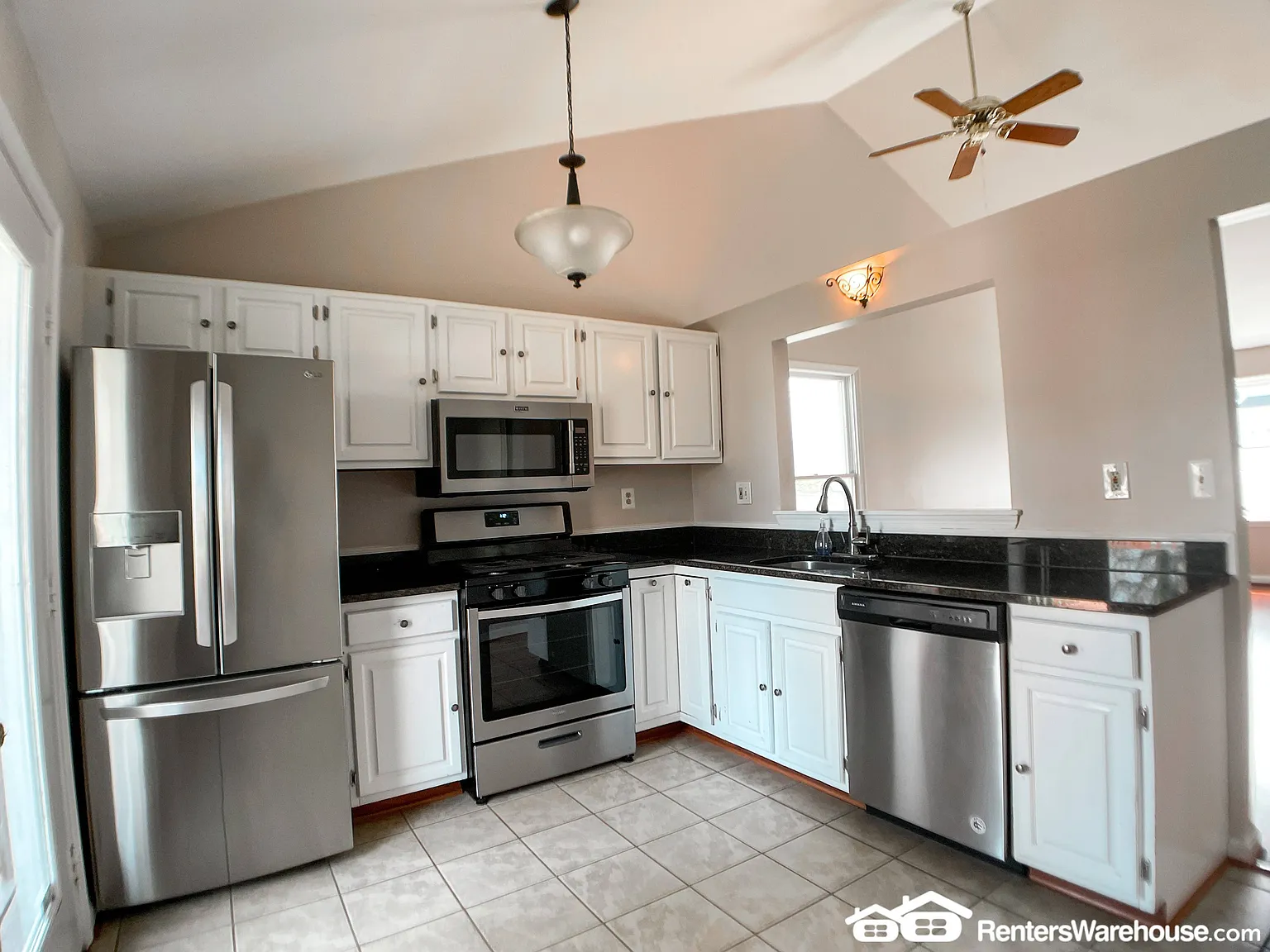 Charming 4 Bed/2Bath Cape Cod Home in Rockville! — Photo 2