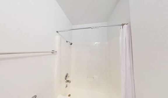 5th image of 132 6th St #201