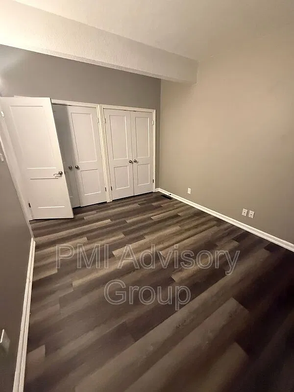 2 bed, 1.0 bath, $1,030 — Photo 4