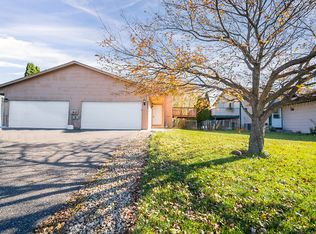 4635 Hayward Rd N, Oakdale, MN 55128