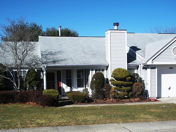 2nd image of 1071A Buckingham Dr