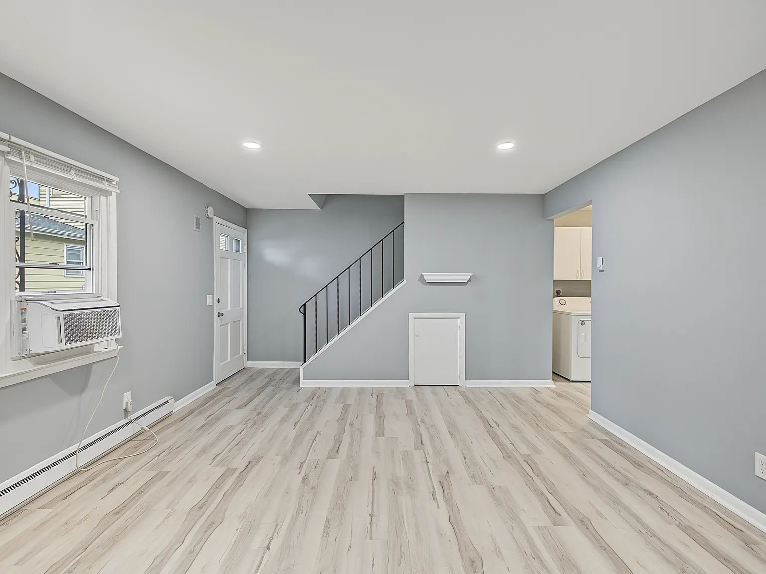 2 bed, 1.5 bath, 919 sqft, $3,100 — Photo 1