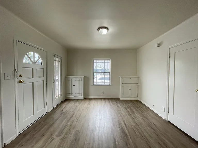 1450 W 39th St — Photo 11