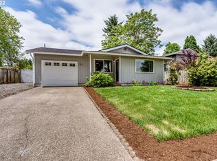 275 SW Kalmia St, Junction City, OR