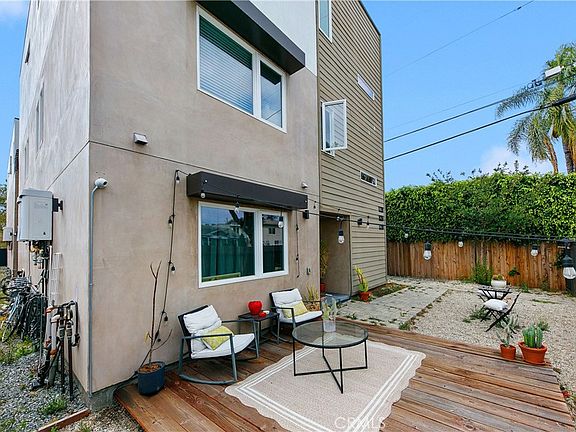3rd image of 961 N Saint Andrews Pl
