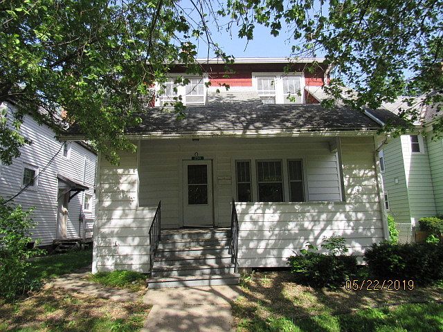 1st image of 250 S Greenwood Ave