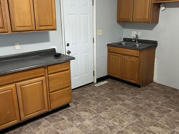 4th image of 104 Collingwood Ave