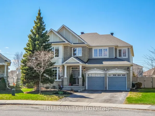 380 Blackleaf Dr, Ottawa, ON K2J 5S5