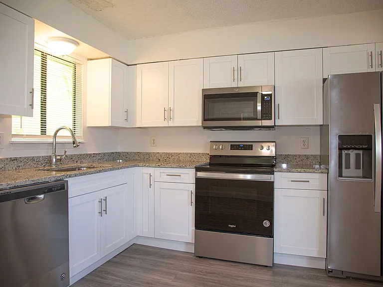 2445 Thomasson Dr — Photo 43