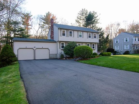 4th image of 611 Massapoag Ave