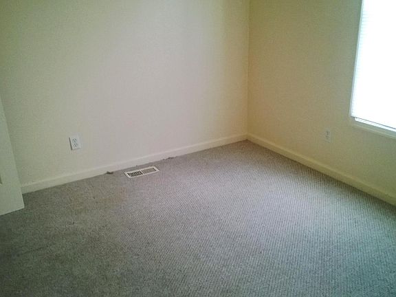 4th image of 32079 Virginia St