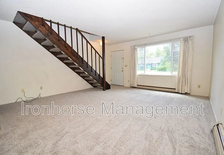 530 N Rouse Ave #3 — Photo 4