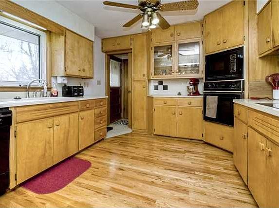 4th image of 130 Park St