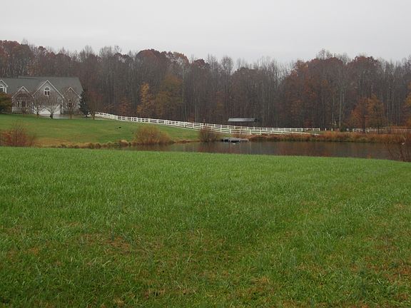 2nd image of 6909 Carol Ln