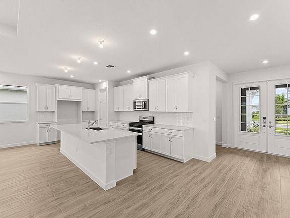 4th image of 10104 SW Carnelian Street