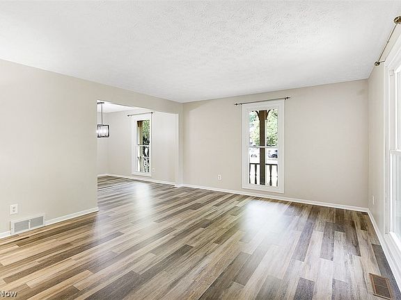 3rd image of 31804 N Roundhead Dr