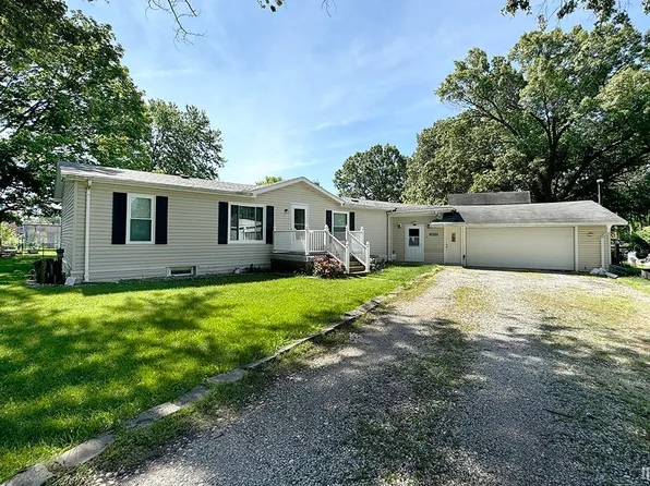 26512 Lakeview Dr, Elkhart, IN 46514
