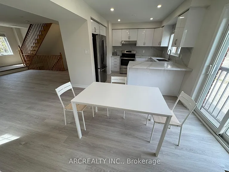 365 Murray Ross Pkwy #8 — Photo 6