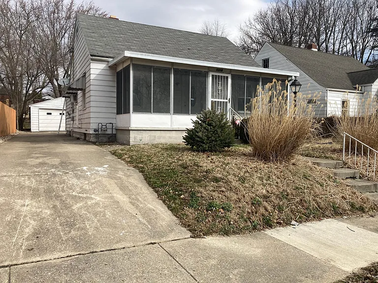 1318 W 13th St — Photo 1