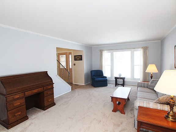 4th image of 574 Peachtree Ln