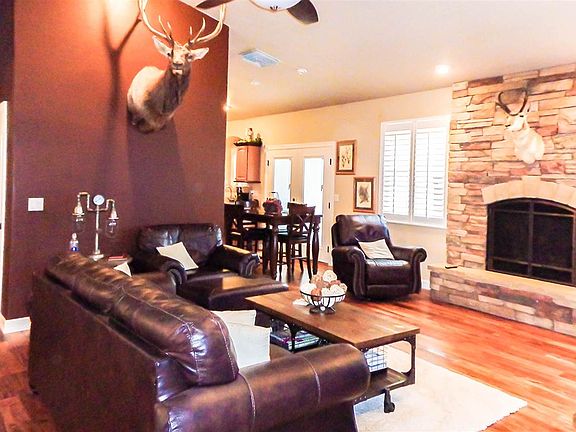 4th image of 2636 Applewood Pl