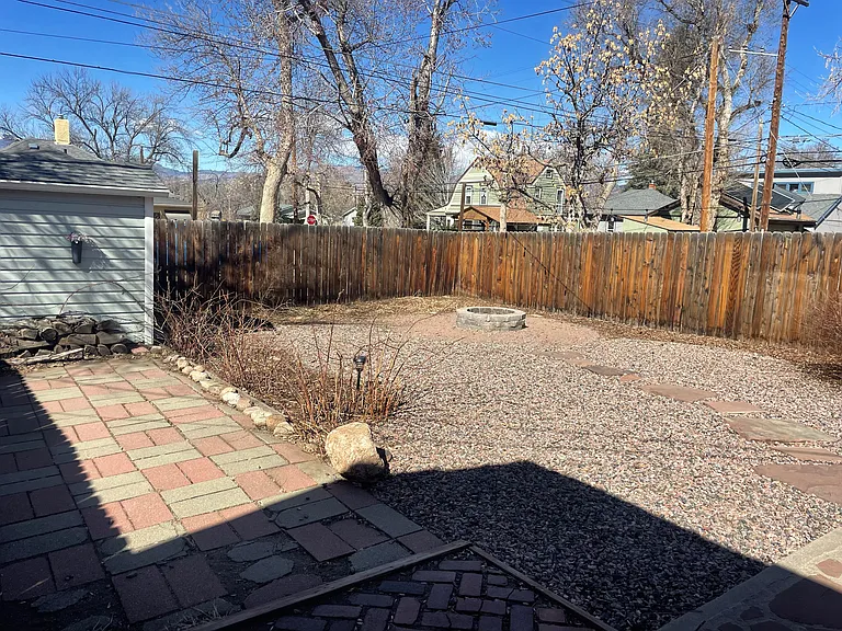 1034 N Institute St — Photo 23