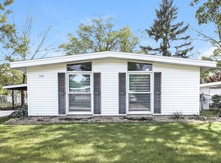 790 Pebble Ln, Florissant, MO 63033