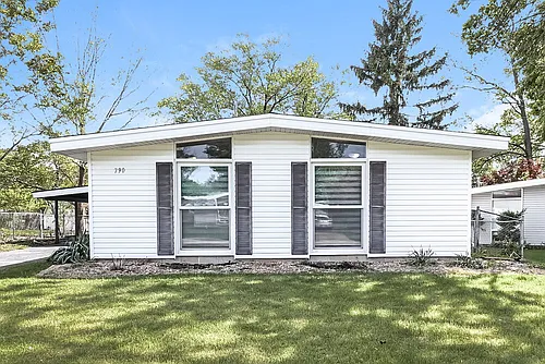 790 Pebble Ln Photo 1