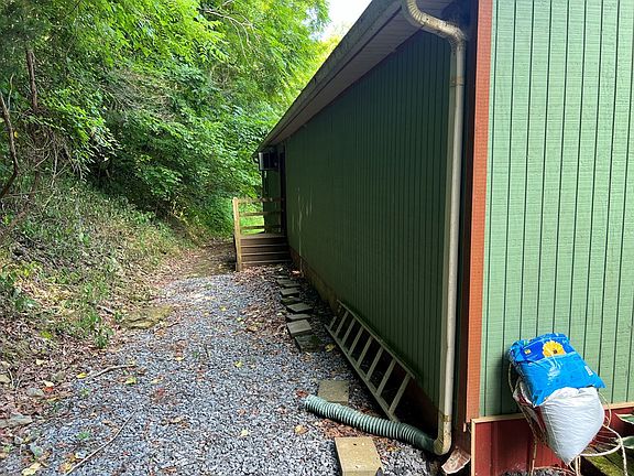 4th image of 237-237 Coys Cove Ln