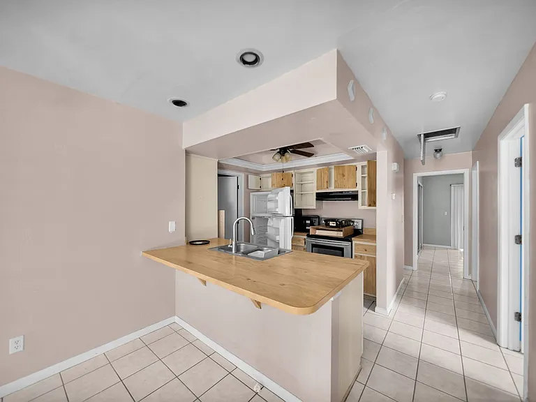 517 SE 23rd Pl — Photo 7