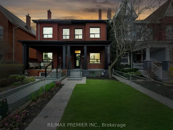 388 Crawford St, Toronto, ON M6J 2V9